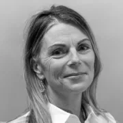 Headshot of Rebecca Snow smiling into camera